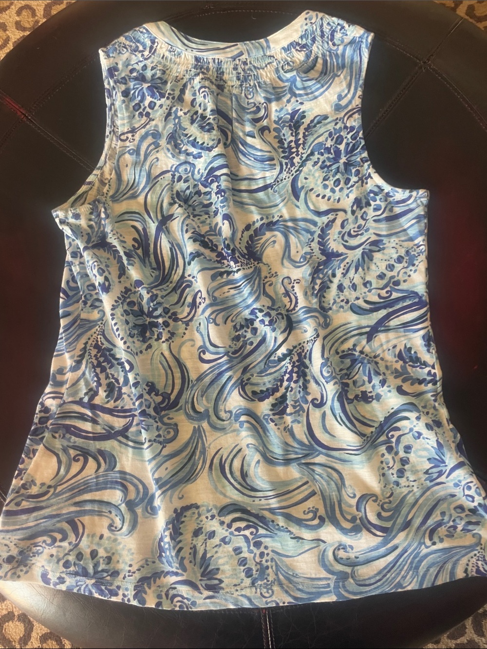 Lilly Pullitzer Sleeveless Blue Swirl Print Women's Vneck Top Goldtone Buttons - Picture 6 of 9